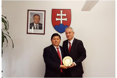 China Hyway Group Limited and Slovakian Government Accelerated the Paces for Construction of Europea