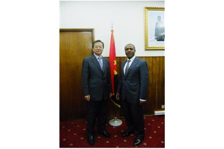 Group led by Ambassador Gao Kexiang Visited South Angola