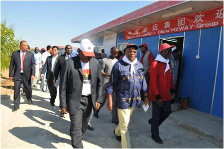 安哥拉执政党副主席视察中国昊远集团莫桑梅德斯铁路项目公司承建的翁吉瓦引水工程