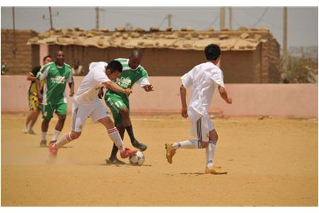 中国昊远集团莫桑梅德斯铁路项目公司与安哥拉莫桑梅德斯铁路局举行足球友谊赛